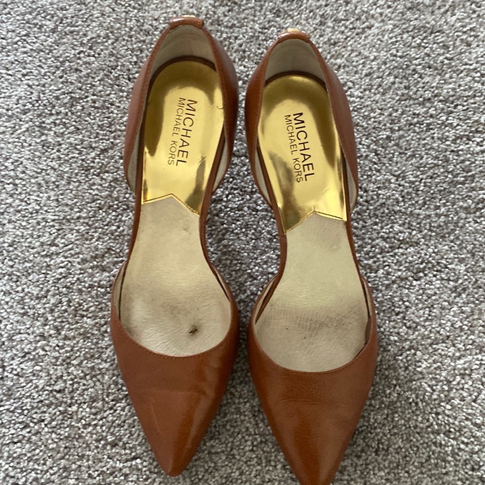 Tan Michael Kors Pumps